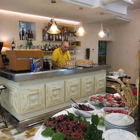 Hotel Lazzarini Беллария-Иджеа-Марина Экстерьер фото