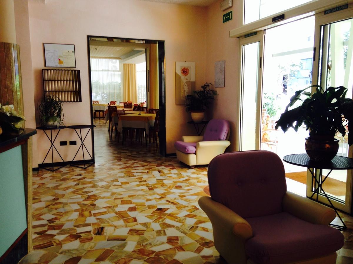 Hotel Lazzarini Беллария-Иджеа-Марина Экстерьер фото