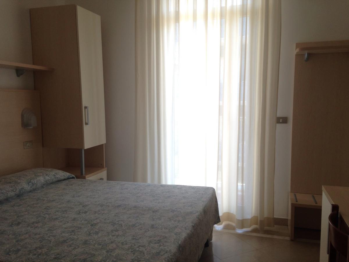 Hotel Lazzarini Беллария-Иджеа-Марина Экстерьер фото